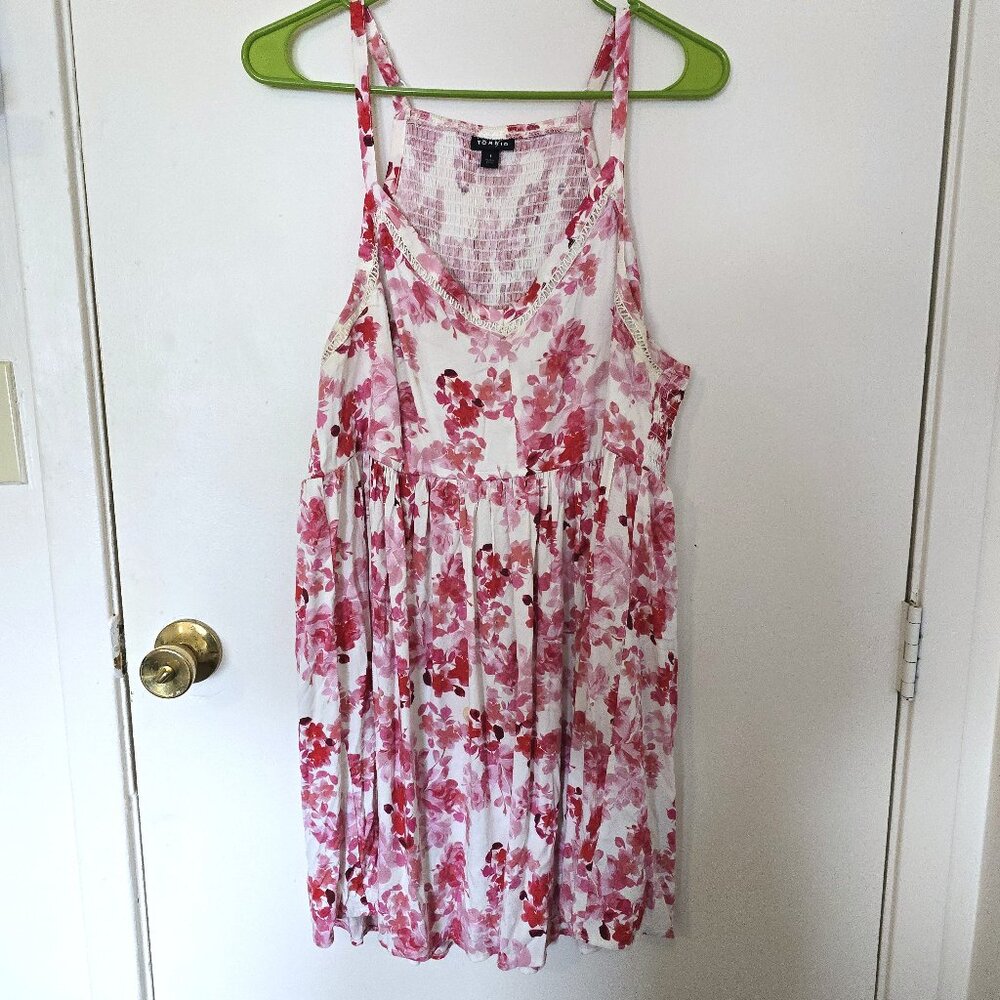 Torrid Size 1 Extra Long White and Pink Floral Tunic Blouse with ruched back